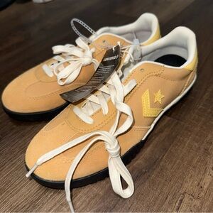 NWT Converse All Star yellow/beige sneaker